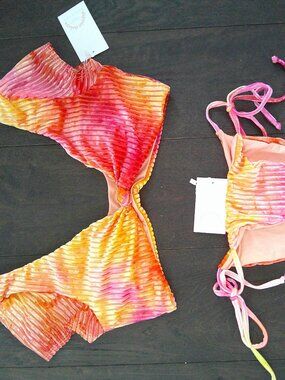 NWT Dippin' Daisy's Orange & Pink Velvet Bikini Set
